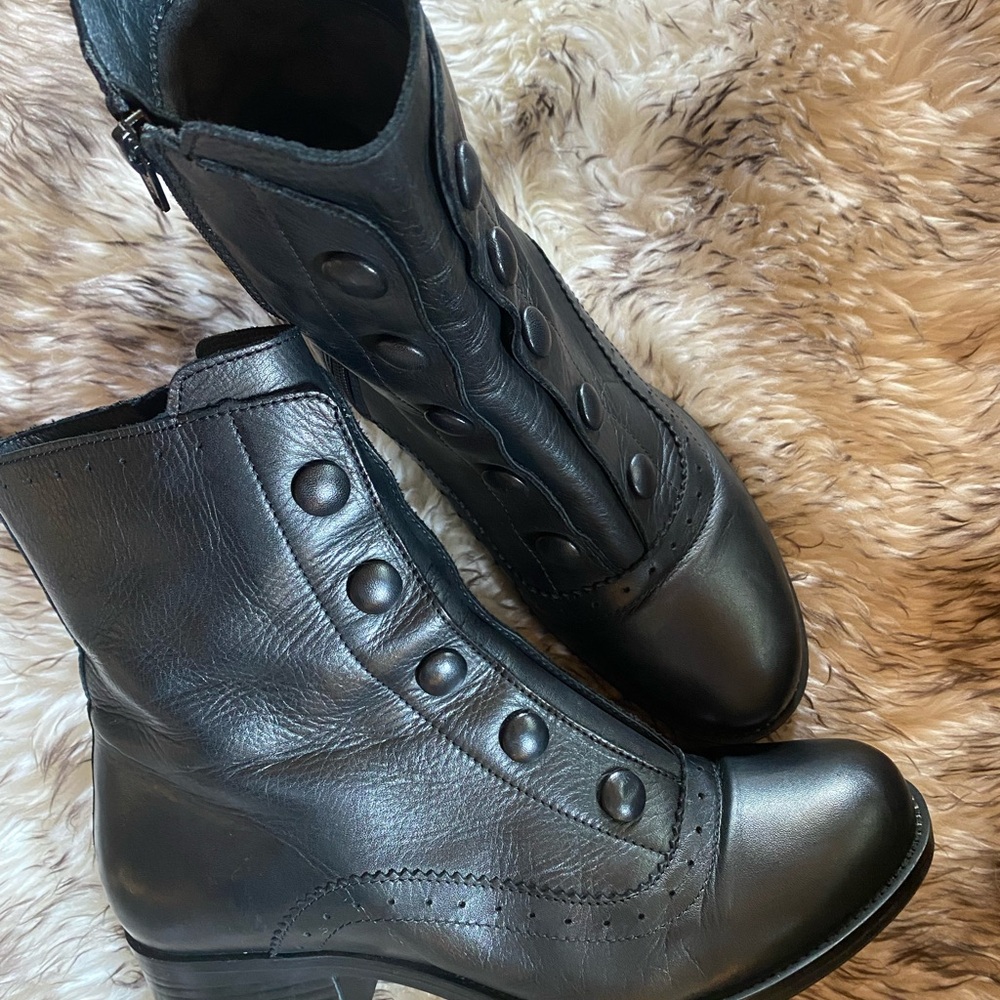 Miz Mooz Black Leather Ankle Boots
